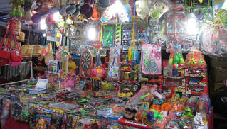 Hà Nội: Phát hiện hơn 800 sản phẩm đồ chơi trẻ em nhập lậu