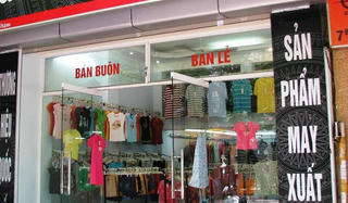 Khoét mác tinh vi để “hô biến” đồ Trung Quốc thành hàng Việt Nam