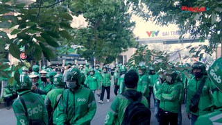 Tài xế công nghệ diễu hành phản đối chính sách mới của Grab