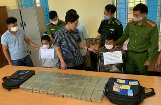 Phá chuyên án ma túy, thu giữ 60 bánh heroin