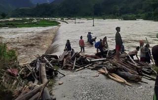 Lũ quét bất ngờ khiến hàng trăm hộ dân ở Sơn La phải đi sơ tán
