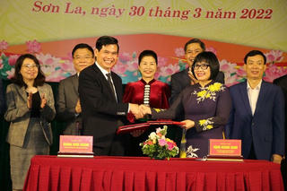 Bộ Tư pháp bàn giao Trường Trung cấp Luật Tây Bắc về tỉnh Sơn La