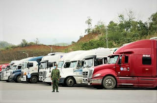 Xe vẫn tắc ở cửa khẩu, Lạng Sơn lại khuyến cáo các tỉnh phía Nam