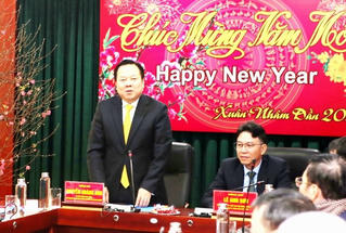 Chủ tịch “siêu Ủy ban” đầu năm tính chuyện làm sân bay, cảng biển