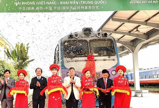 VNR tính chuyện “thồ” hàng xuyên biên giới