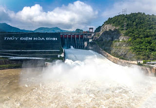 Gần 20.000 tỷ đắp đập, thu ‘vàng trắng’ trên sông