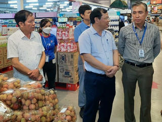 Khi lãnh đạo tỉnh Bắc Giang 'đi chợ' bán vải thiều
