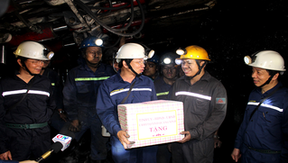 Bí thư Quảng Ninh cảm động trước tinh thần thi đua lao động của công nhân ngành Than