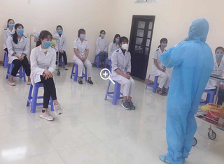 Hơn 100 sinh viên Trường Cao đẳng Y tế Quảng Ninh tình nguyện tham gia chống dịch