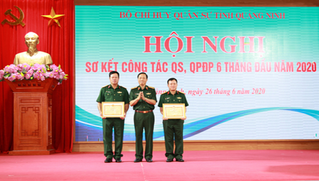 Bộ CHQS tỉnh Quảng Ninh nhận bằng khen vì thành tích tham gia phòng, chống dịch Covid-19