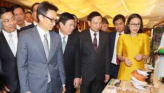 Phó Thủ tướng Vũ Đức Đam: "Phấn đấu để du lịch trở thành ngành kinh tế mũi nhọn"