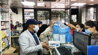 Quảng Ninh kiểm soát thị trường khẩu trang, nước sát khuẩn trước diễn biến của dịch Covid-19