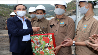 Công nhân lao động ngành than được hưởng thành quả phát triển của tỉnh Quảng Ninh