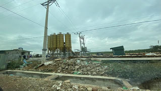 Quảng Ninh: Công ty cổ phần đầu tư bê tông Anh Đức ngang nhiên xây dựng trạm trộn không phép trên đất rừng