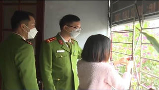 Quảng Ninh vận động người dân tháo dỡ lồng sắt nhằm nâng cao hiệu quả phòng cháy chữa cháy