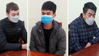 Đập phá máy móc để ép các nhà thầu trả tiền bảo vệ giá cao, 5 đối tượng bị khởi tố