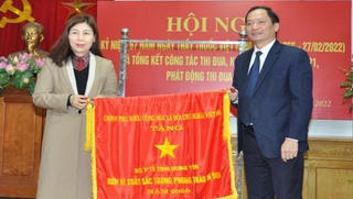 Sở Y tế tỉnh Hưng Yên được nhận cờ thi đua của Chính phủ