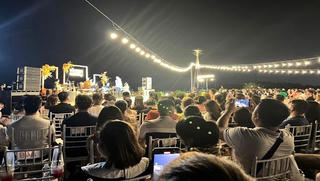 Quảng Ninh: Sự thật đằng sau chương trình biểu diễn nghệ thuật "không thu tiền" ở TP Hạ Long 