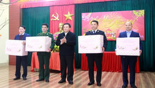 Ủy viên Bộ Chính trị Nguyễn Xuân Thắng thăm, chúc Tết tại Quảng Ninh