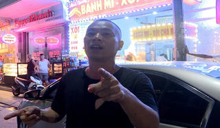 Quảng Ninh: Khởi tố lái xe “taxi dù” bỏ chạy, kéo theo CSGT