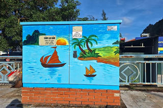 Rực rỡ những “Bốt điện nở hoa” trên đường phố Hạ Long