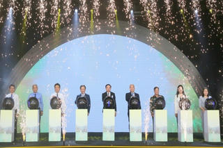 Khai mạc Triển lãm thành tựu 60 năm tỉnh Quảng Ninh và Hội chợ OCOP khu vực Đông Bắc - Quảng Ninh 2023