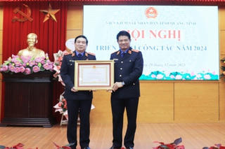 Viện trưởng Viện KSND tỉnh Quảng Ninh được tặng Huân chương Lao động hạng 3