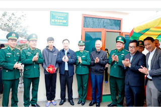 Quảng Ninh trao tặng 90 suất quà tại Chương trình “Xuân biên phòng ấm lòng dân bản”