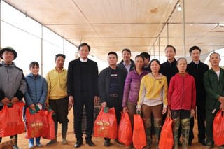 Lãnh đạo tỉnh Hưng Yên thăm, tặng quà Tết tại nhiều địa phương