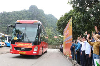 19 chuyến xe miễn phí đưa gần 800 công nhân và gia đình thợ mỏ về quê ăn Tết