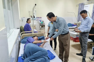 57 công nhân KCN Đông Mai (Quảng Ninh) nghi bị ngộ độc khí
