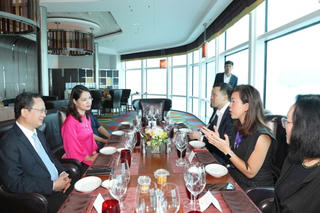 Chủ tịch UBND tỉnh Quảng Ninh làm việc với đại diện Tập đoàn tàu biển lớn nhất thế giới