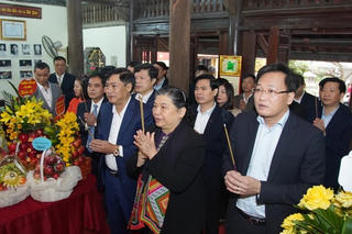 Dâng hương tưởng niệm 80 năm ngày đồng chí Tô Hiệu hy sinh 