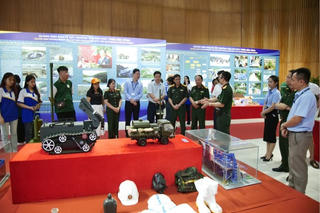 Quảng Ninh: Triển lãm chuyên đề 'Mệnh lệnh từ trái tim' hưởng ứng Ngày môi trường thế giới