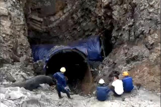 'Hố tử thần' bất ngờ xuất hiện khiến 1 người mất tích ở Quảng Ninh