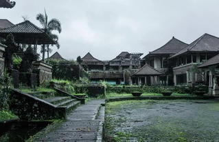 Bí ẩn về khách sạn sang trọng bị bỏ hoang trên đảo Bali (Indonesia)