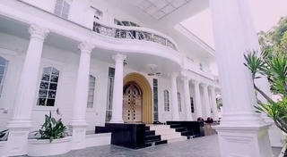 Chiêm ngưỡng cung điện của Chủ tịch Nawat Itsaragrisil 