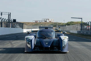 Nhóm sinh viên phát triển công nghệ pin sạc siêu nhanh cho xe đua chạy điện 