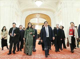 Thủ tướng Phạm Minh Chính tham quan Nhà Quốc hội Romania