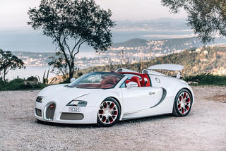 Ngắm siêu xe Bugatti Veyron phiên bản rồng hơn 1,7 triệu USD