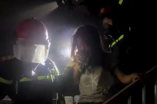 Cứu 2 mẹ con mắc kẹt trong căn nhà cháy ở Hải Phòng