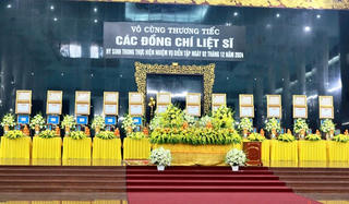 Trang trọng lễ tang 12 liệt sỹ Quân khu 7 hy sinh khi thực hiện nhiệm vụ diễn tập