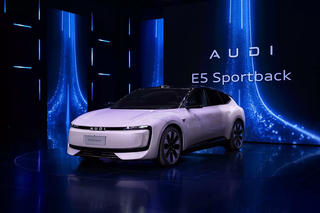 Audi ra mắt wagon điện siêu 'khủng'