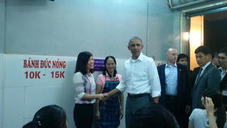 Tổng thống Obama đi ăn bún chả
