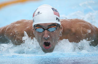 [Infographic] Điều gì giúp Michael Phelps bơi giỏi? 