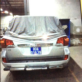 Sabeco trùm mền 2 xe "biển xanh" tiền tỷ?