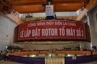 EVN hạ lắp thành công rotor tổ máy 3 Thủy điện Lai Châu