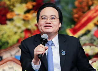 Bộ trưởng Phùng Xuân Nhạ muốn sinh viên thay đổi, “nhúng mình vào doanh nghiệp“