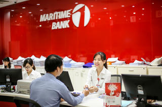 Bất ngờ lãi suất gửi tiết kiệm những tháng cuối năm