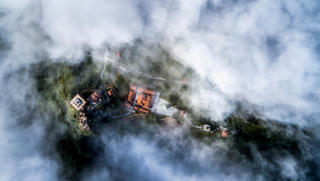 Theo chân những “gã điên” mở lại lối kéo cáp treo lên Fansipan